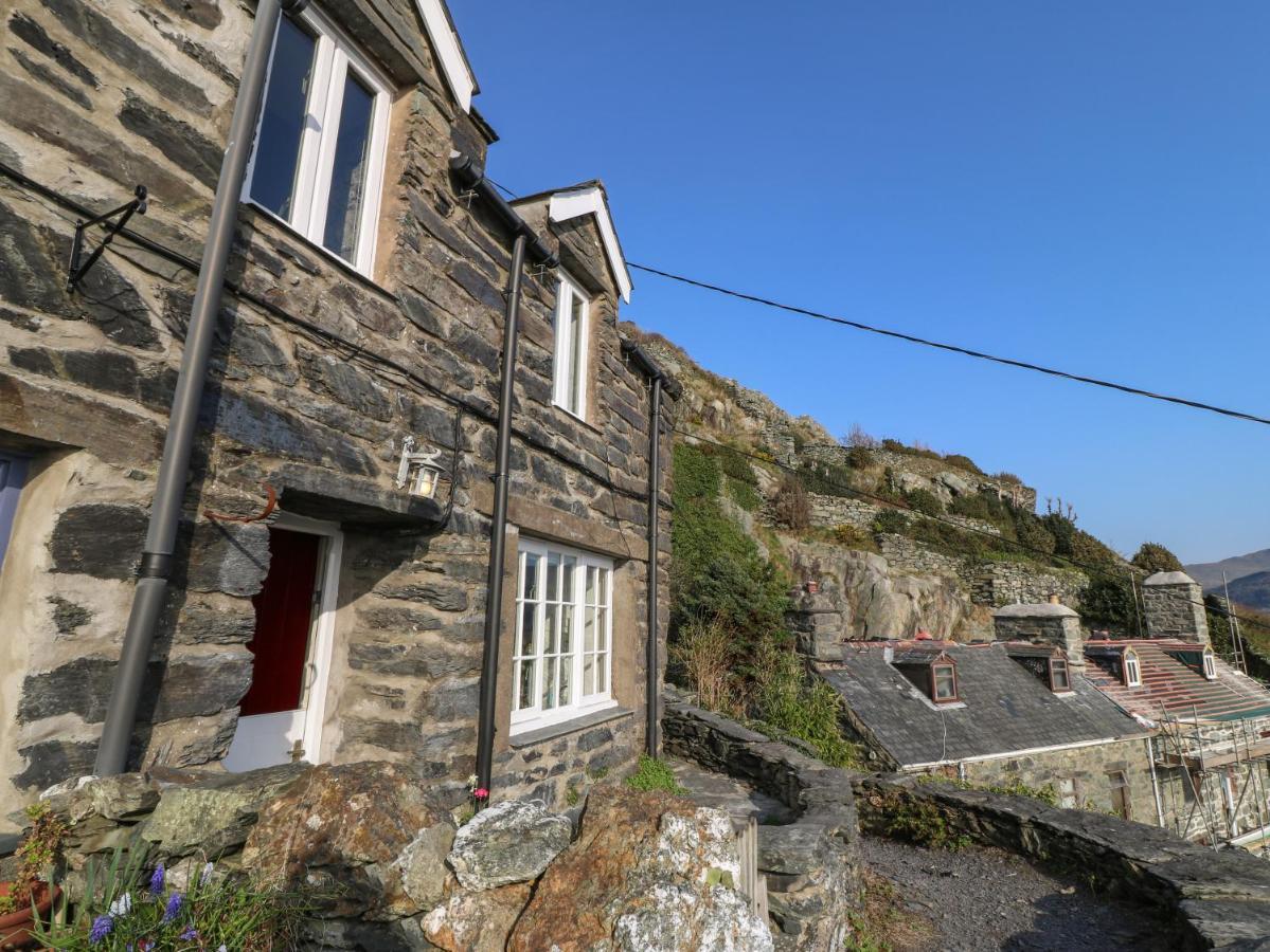 2 Bwth Mawr * Barmouth